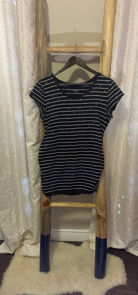 Maternity T-shirt with scoop neck